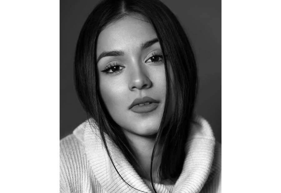 Karina Bolaños, cantante y actriz tica en México